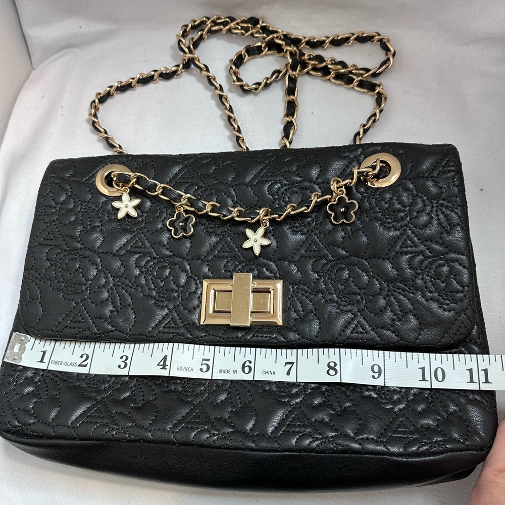 Aldo Black Quilted Shoulder Bag with Gold Chain - Picture 4 of 13